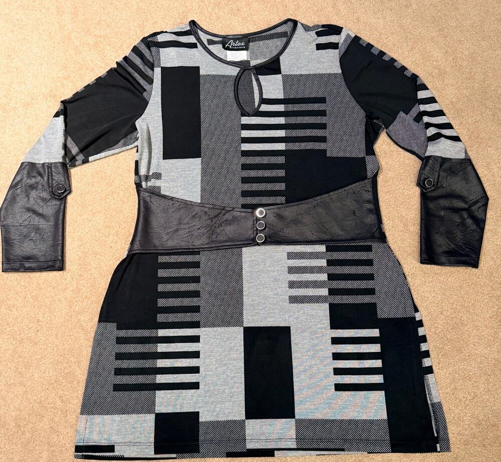 Artex Fashions Black Gray Geometric Long Sleeve Tunic Top Faux Leather Trim SZ L